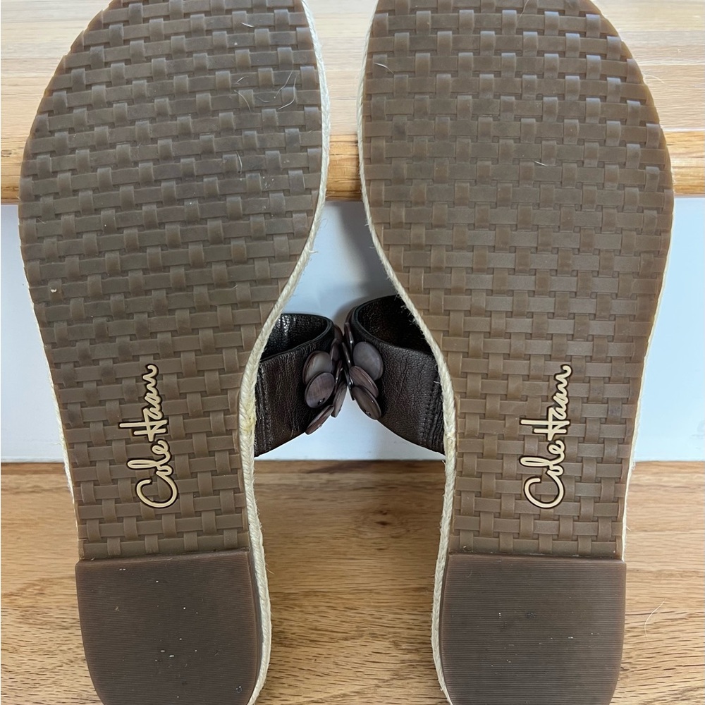 COLE HAAN Dawn Leather Thong Sandal, Metallic Brown, Opalescent Shell Accent 9.5 - Picture 8 of 11